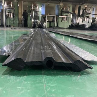 中埋式鋼邊橡膠止水帶生產(chǎn)商哪家專業(yè)？